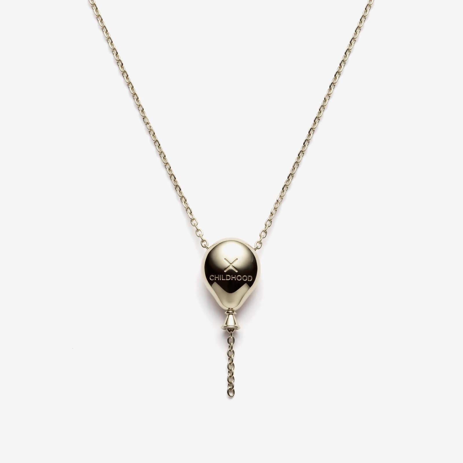 Childhood Necklace، گردنبند طلای زرد ۱۸ عیار با آویز بالن و حکاکی CHILDHOOD، از روبهرو